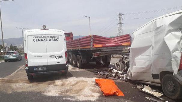 İzmirde zincirleme kaza: 1 ölü