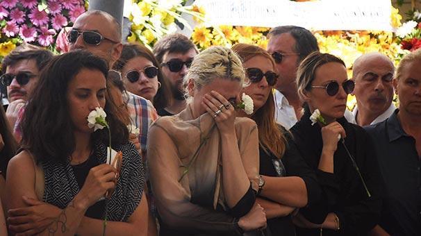 Genç yaşta ölen Derin, gözyaşlarıyla uğurlandı