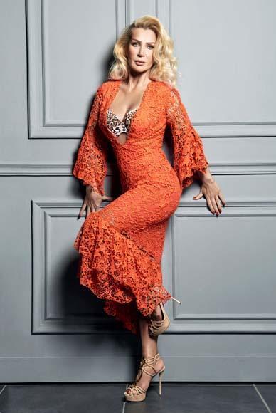 Seda Sayandan nefes kesen dekolte Uyarı aldı...