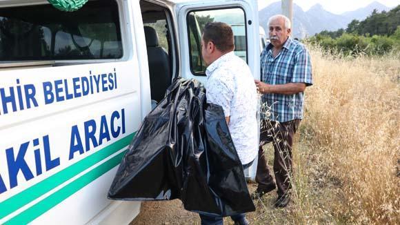 Antalyada kan donduran olay Önce 2 yaşındaki oğlunu sonra da kendini astı