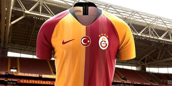 Galatasaray, yeni sezon formasını tanıttı
