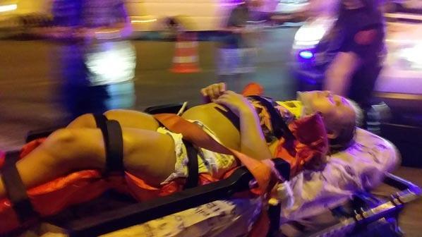 Tur midibüsü ile ticari taksi çarpıştı: Ölü ve yaralılar var