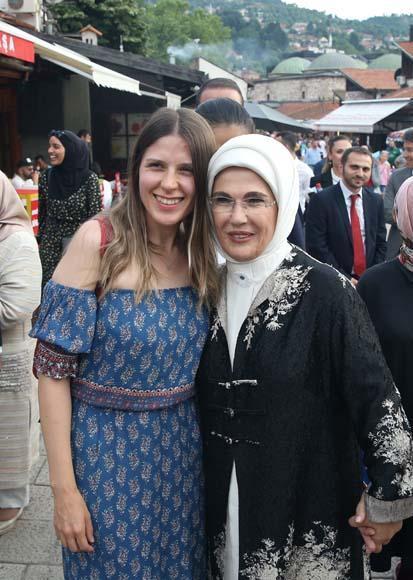 Emine Erdoğan Saraybosnadaki tarihi Başçarşı’yı gezdi