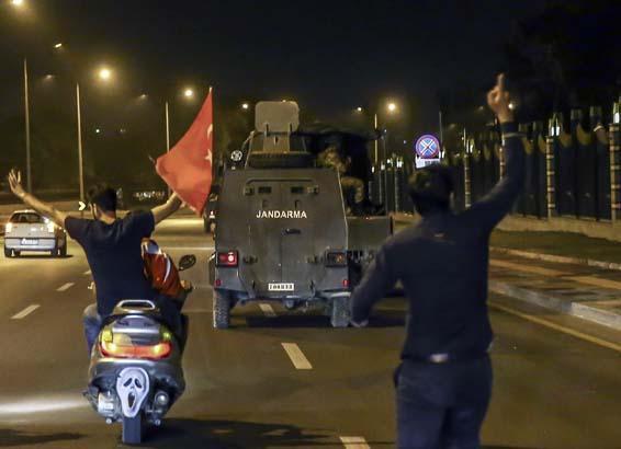 Türkiyenin en karanlık ve kanlı gecesinde yaşananlar