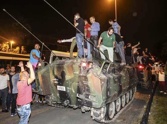 Türkiyenin en karanlık ve kanlı gecesinde yaşananlar