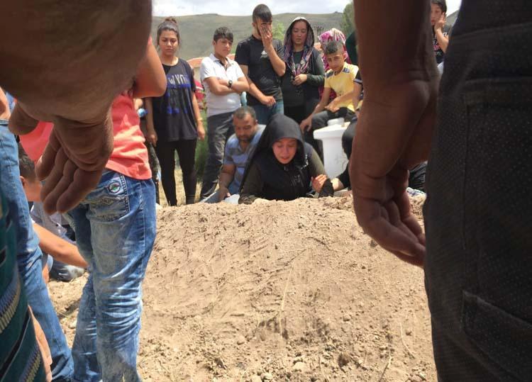 Çocuk damat son yolculuğuna uğurlandı