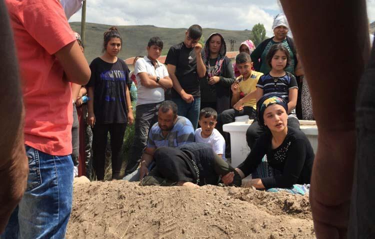 Çocuk damat son yolculuğuna uğurlandı