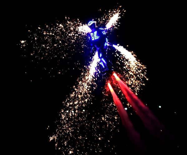 Yer: Adana... Meraklı gözler arasında havalandı