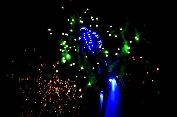 Yer: Adana... Meraklı gözler arasında havalandı