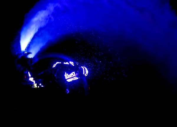 Yer: Adana... Meraklı gözler arasında havalandı