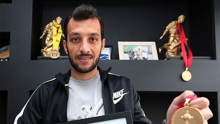 Eski fenerbahçeli edu futbolu birakti