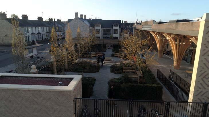 İngilteredeki Cambridge Camisi açıldı