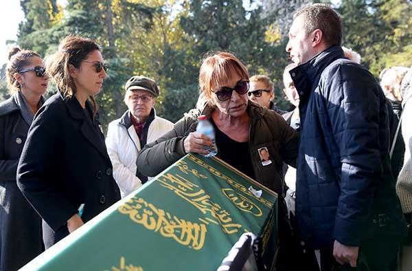 Usta yönetmen Tunç Başarana son görev