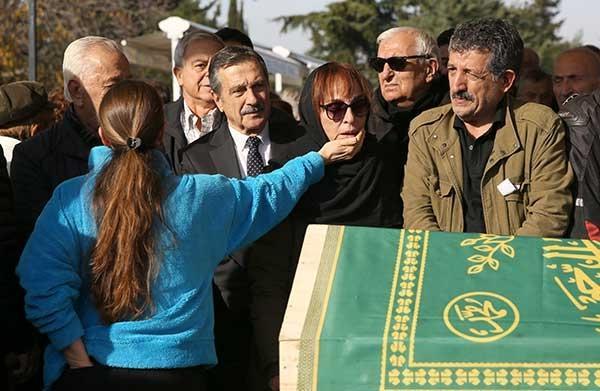 Usta yönetmen Tunç Başarana son görev