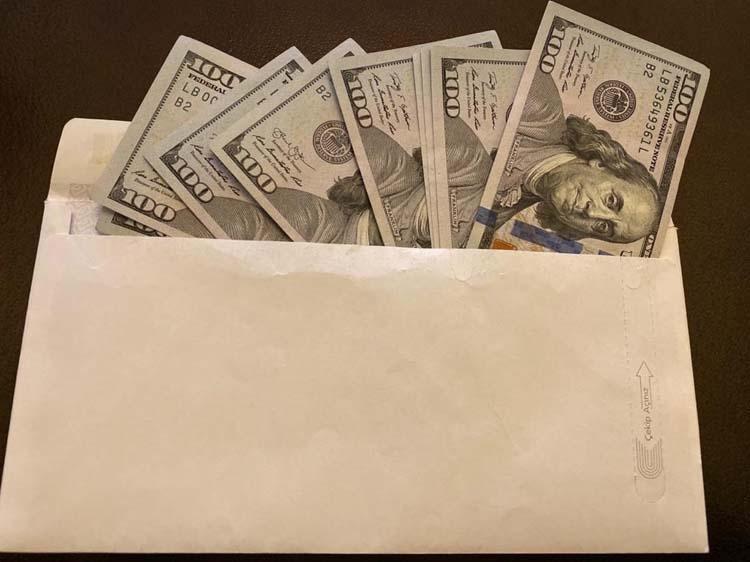 NERELERDE ZARF DAĞITTI