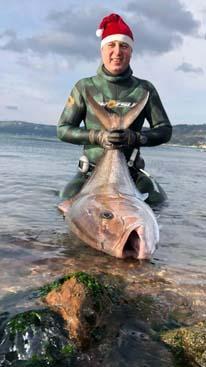 Yakaladığı balığı gören inanamıyor