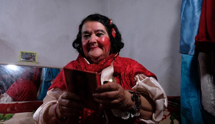 Dizilere, filmlere, belgesellere konu oldu Onu gören dönüp bir daha bakıyor...