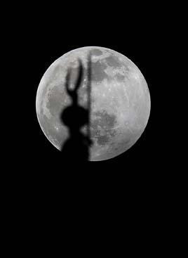 İstanbulda Parçalı Ay Tutulması