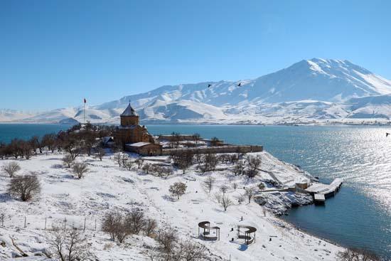 Akdamarda kış güzelliği