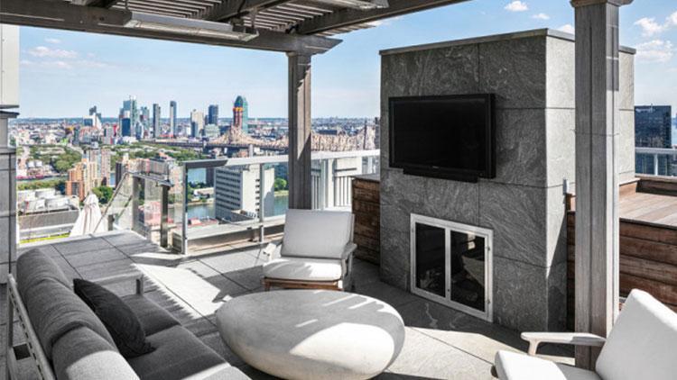 Jennifer Lawrenceın 12 milyon dolarlık muhteşem evine misafir olun