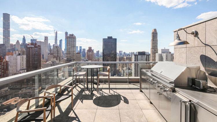 Jennifer Lawrenceın 12 milyon dolarlık muhteşem evine misafir olun