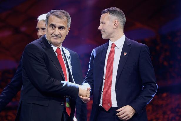 Efsane isim saç ektirmeye karar verdi Saklanıyordum...