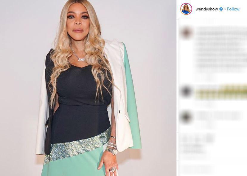 Ünlü sunucu canlı yayında gaz çıkardı Ünlü sunucu canlı yayında gaz çıkardı