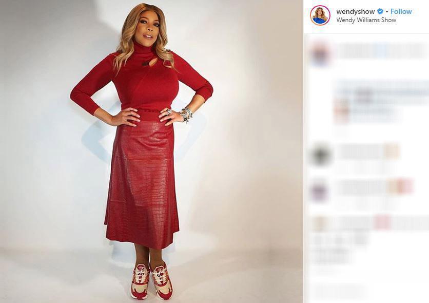 Ünlü sunucu canlı yayında gaz çıkardı Ünlü sunucu canlı yayında gaz çıkardı