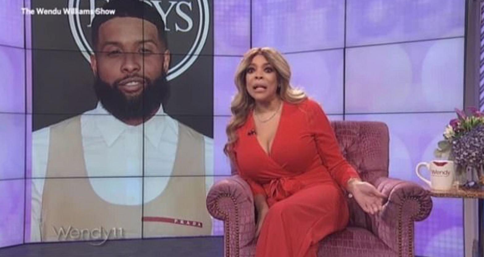 Ünlü sunucu canlı yayında gaz çıkardı Ünlü sunucu canlı yayında gaz çıkardı