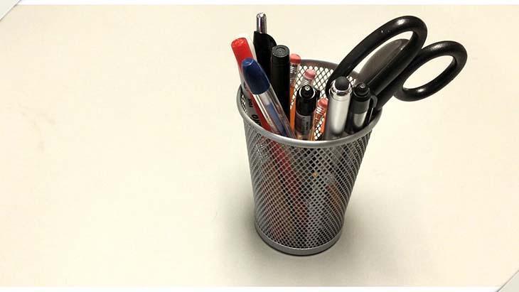 Masa üzeri kalemlik ya da rölyefli masa organizatörleri Masa üzeri kalemlik ya da rölyefli masa organizatörleri