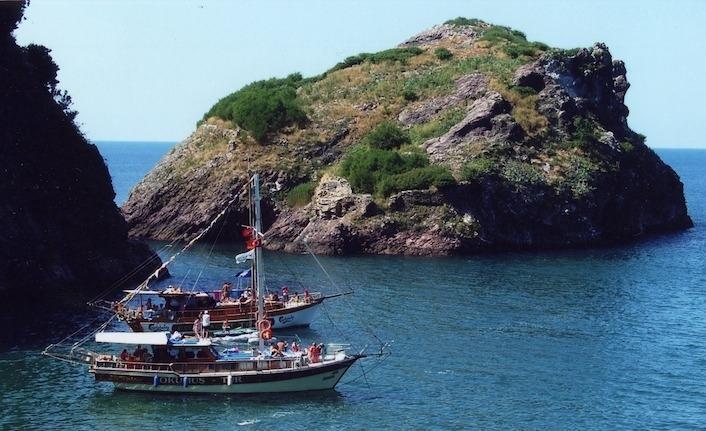 Hoynat Adası’na ziyaretçi akını