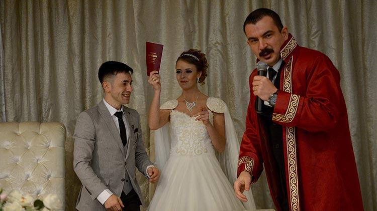 Herkes bugünü bekledi! 26 çift dünya evine girdi