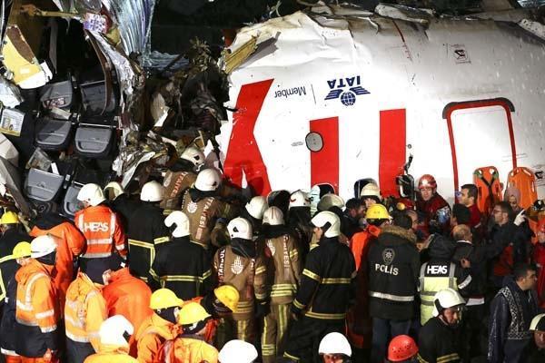 Son dakika | Sabiha Gökçende pistten çıkan Pegasus uçağı 3e bölündü ilk görüntüler