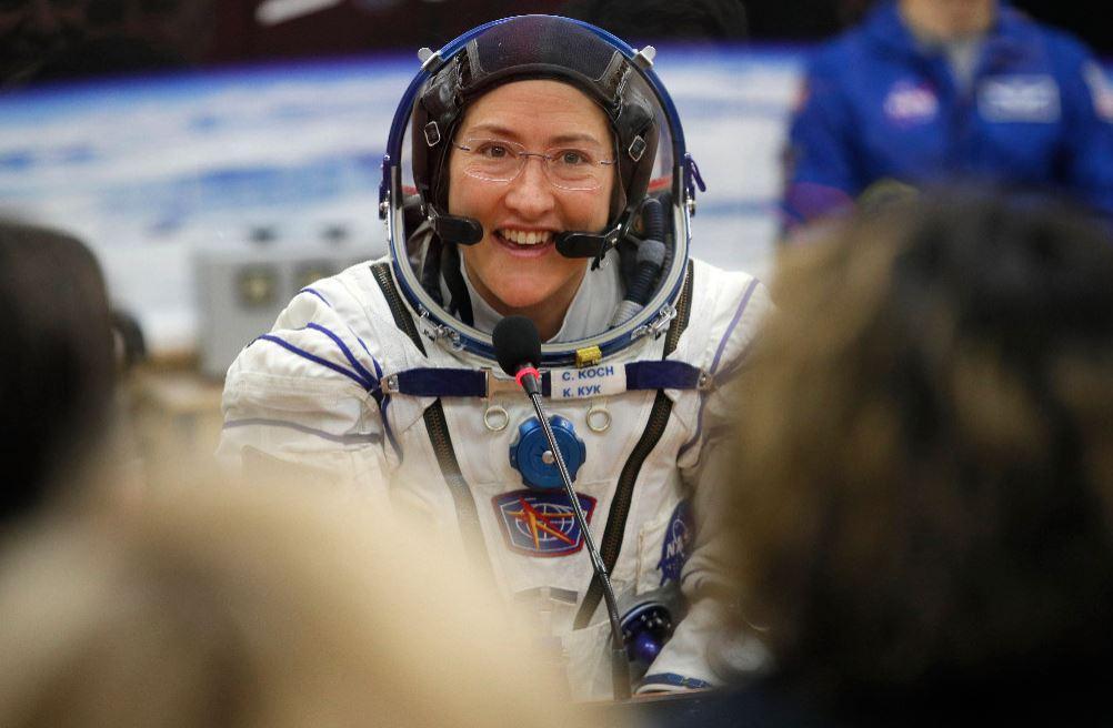 Kadın astronot Christina Koch, dünyaya rekorla döndü