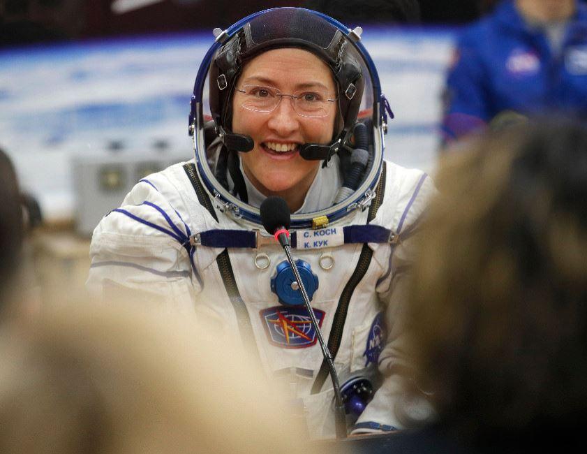 Kadın astronot Christina Koch, dünyaya rekorla döndü