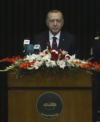 Cumhurbaşkanı Erdoğan Pakistanda Cuma namazında dikkat çeken görüntü
