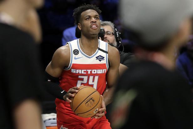 3 sayı yarışmasının galibi Hield