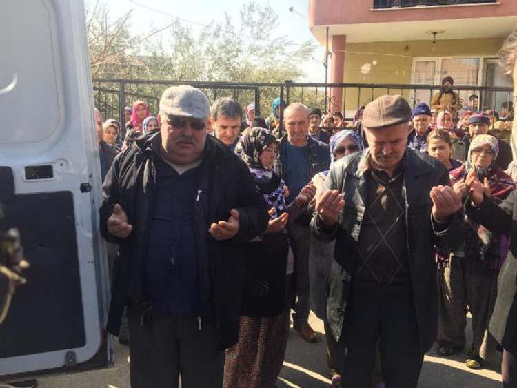 Eşinin öldürdüğü Hafize, Memleketi Manisa'da Toprağa Verildi - Haberler ...