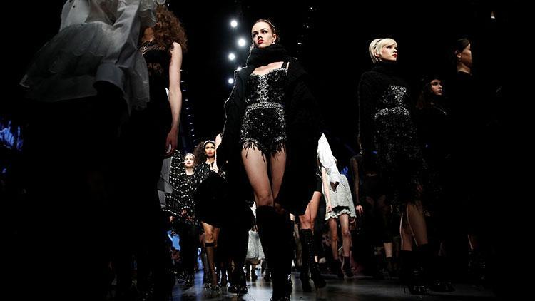 Milano Moda Haftası: Dolce & Gabbananın gül bahçesi Milano Moda Haftası: Dolce & Gabbananın gül bahçesi