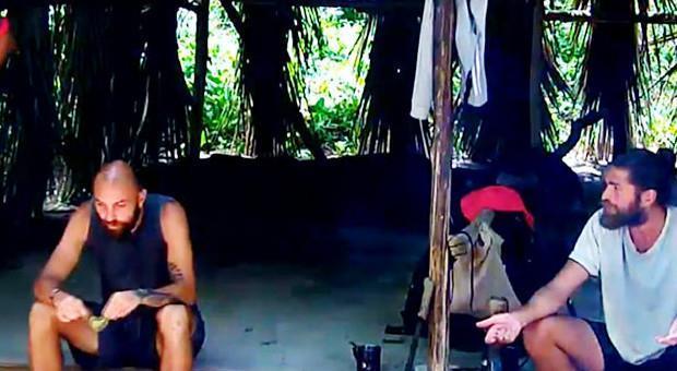 Survivor Mertten Sercana salıncak göndermesi
