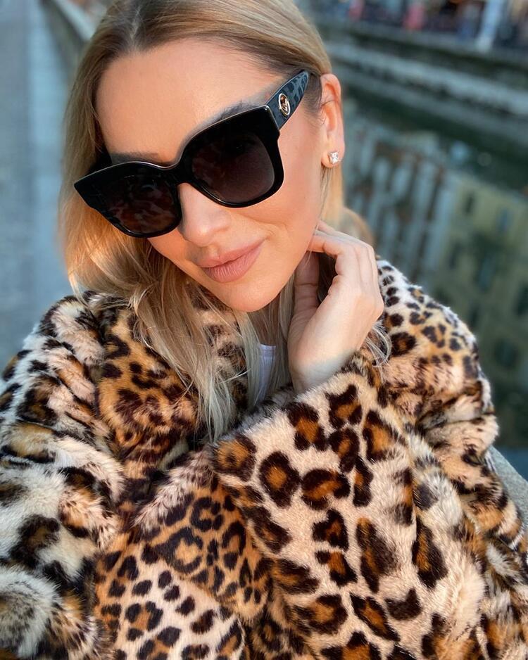 Hadise makyajsız paylaşım yaptı