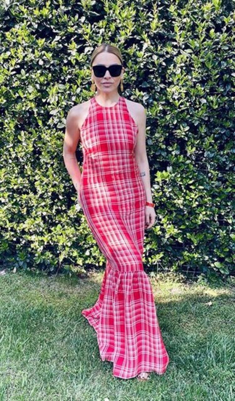 Hadise makyajsız paylaşım yaptı