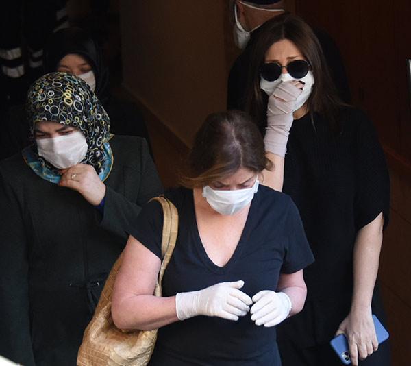 Son dakika: Ünlü modacı Nur Yerlitaş hayatını kaybetti Son dakika: Ünlü modacı Nur Yerlitaş hayatını kaybetti