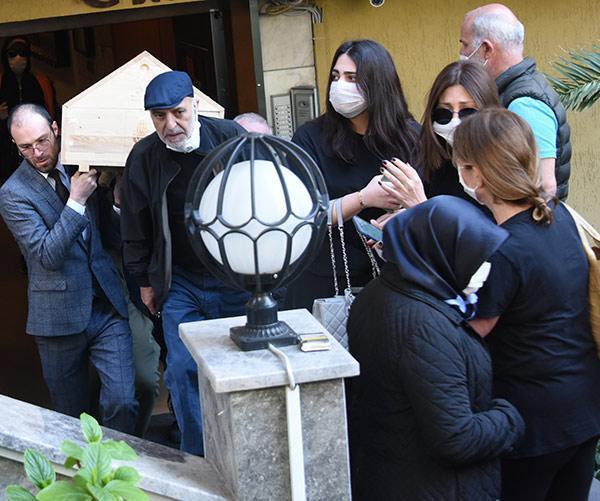 Son dakika: Ünlü modacı Nur Yerlitaş hayatını kaybetti Son dakika: Ünlü modacı Nur Yerlitaş hayatını kaybetti