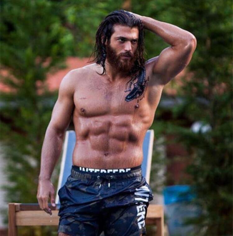 2026 Erkek Uzun Saç Kesim Modelleri - Düz Ve Kıvırcık Saçlar İçin Dalgalı, Bağlamalı, Topuz Saç Modelleri