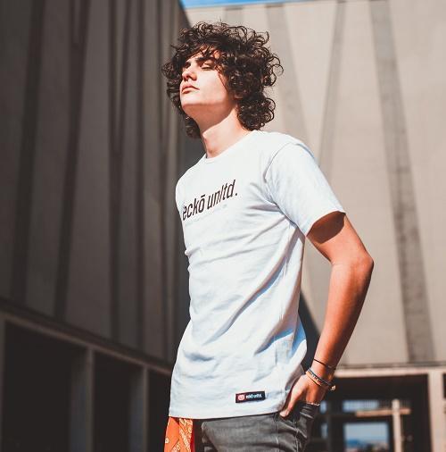 2026 Erkek Uzun Saç Kesim Modelleri - Düz Ve Kıvırcık Saçlar İçin Dalgalı, Bağlamalı, Topuz Saç Modelleri