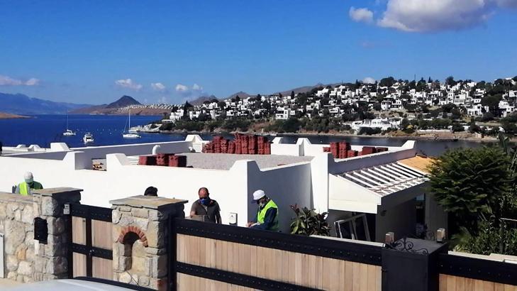 Son dakika: Yılmaz Özdilin villasındaki kaçak eklentiler yıkılıyor