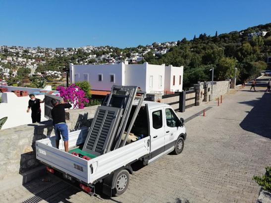 Son dakika: Yılmaz Özdilin villasındaki kaçak eklentiler yıkılıyor