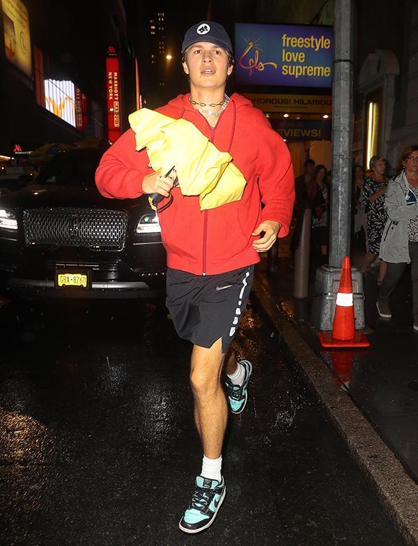 Ansel Elgort cinsel tacizle suçlanıyor