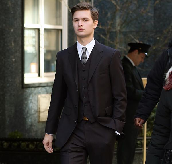 Ansel Elgort cinsel tacizle suçlanıyor